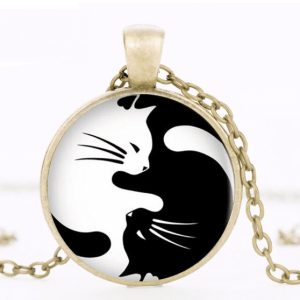 Colliers Pendentif Chat Yin et Yang : Une Union Éternelle à Porter Ensemble